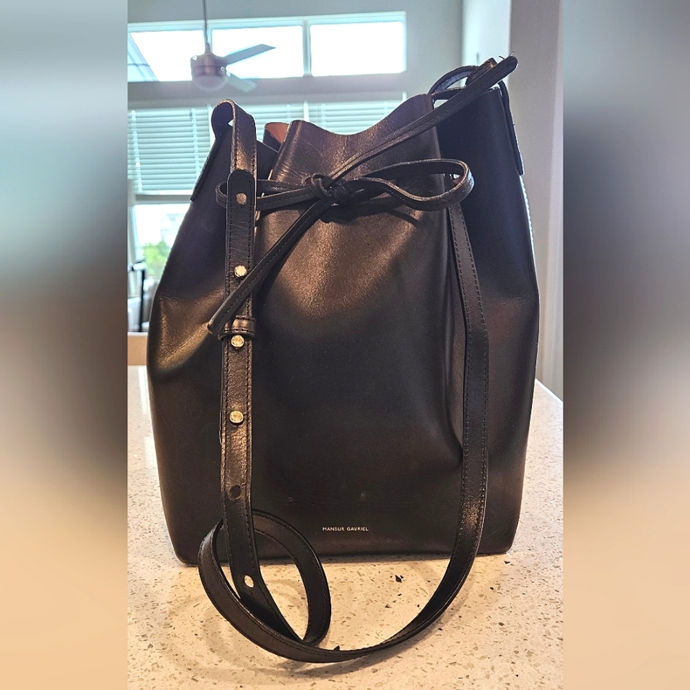 Mansur Gavriel Bucket Bag, Black with Nude Ballerina, comes with pouch